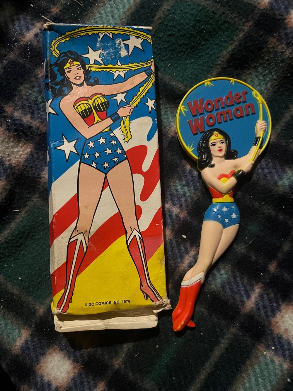 Vintage 1978 Avon Wonder Woman Hand Mirror DC Comics With Original Box Rare